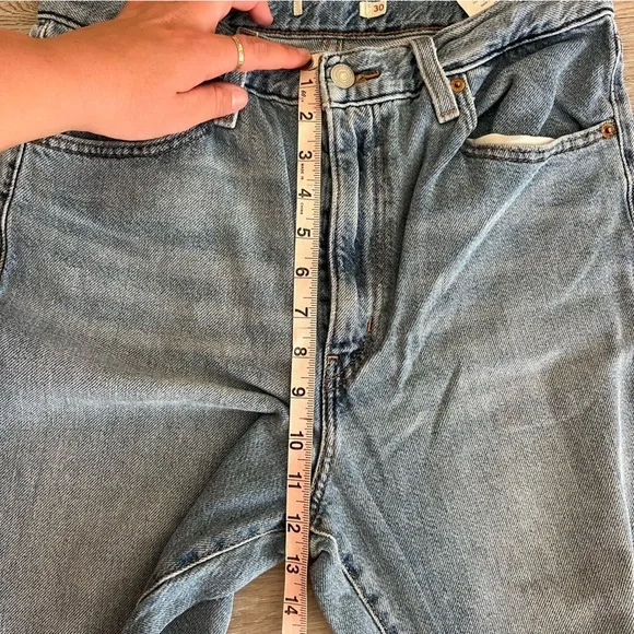 Levi’s High Rise Mom Jeans - Size 30 - Picture 3 of 7